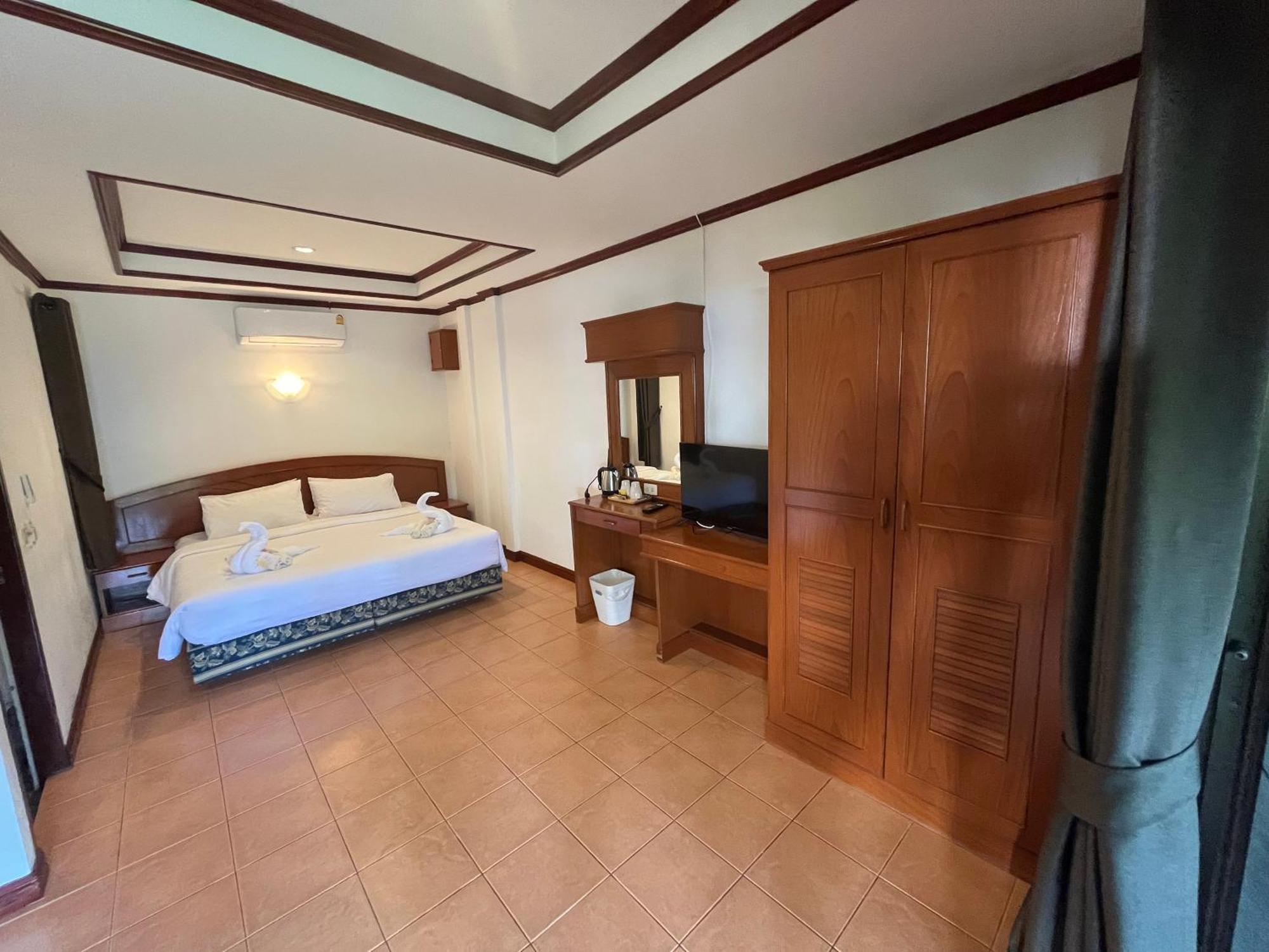 Noble House Beach Resort Koh Lanta Exterior photo