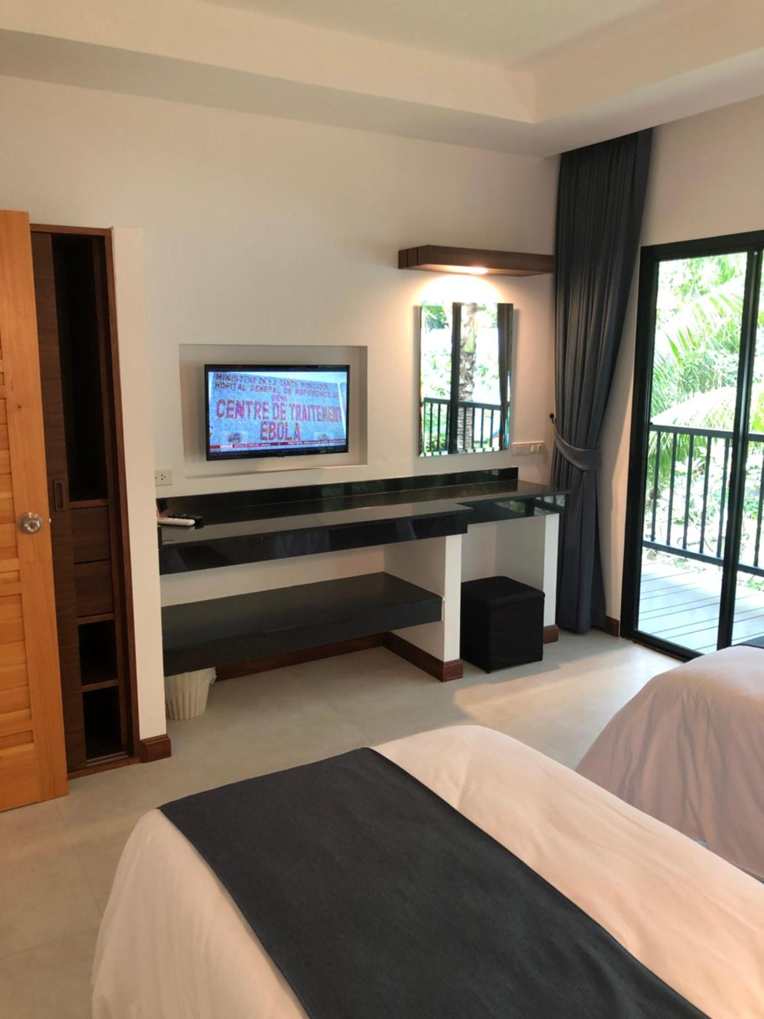 Noble House Beach Resort Koh Lanta Exterior photo