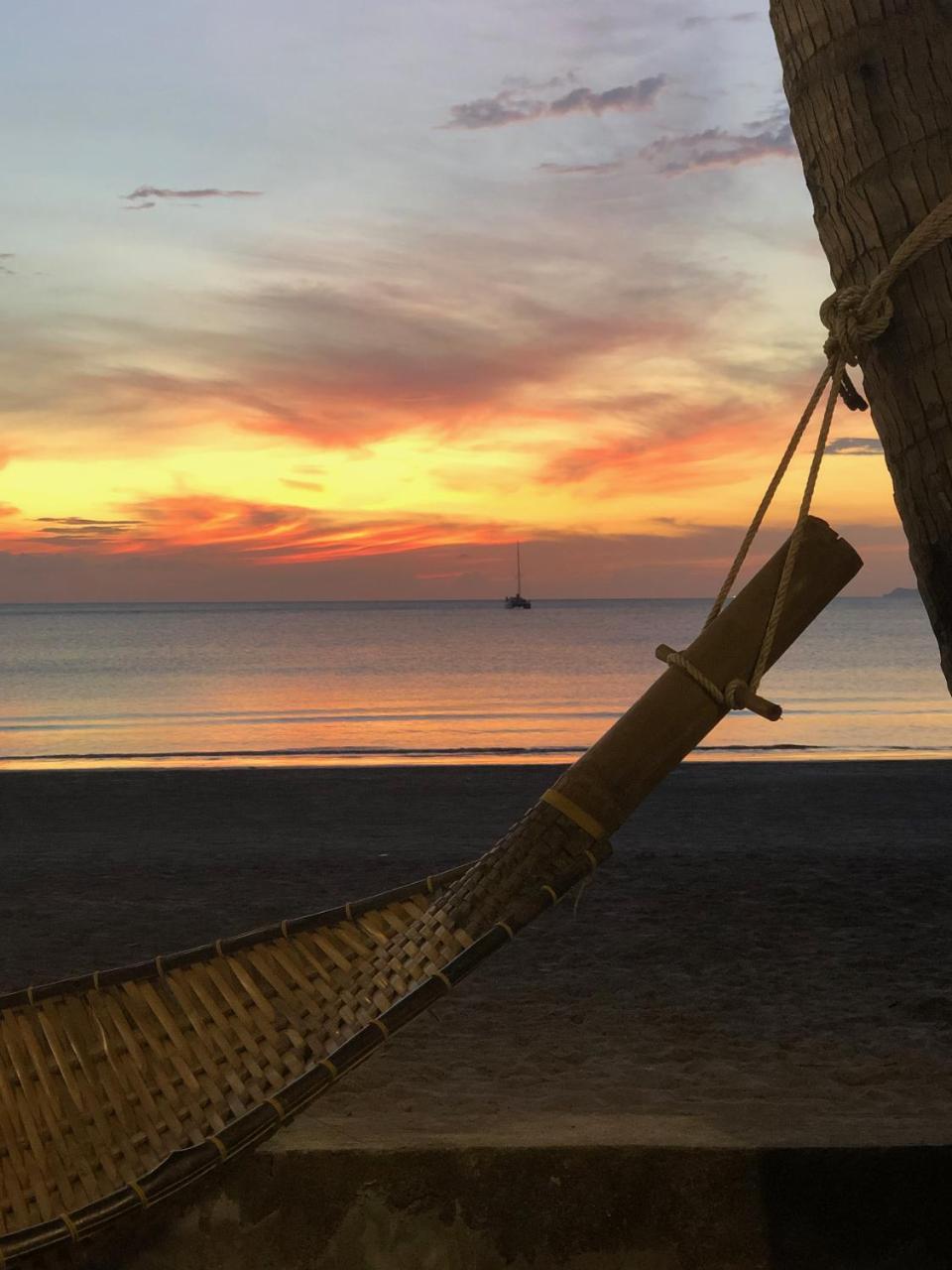 Noble House Beach Resort Koh Lanta Exterior photo